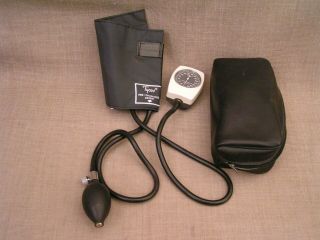 Vintage Tycos Usa Sphygmomanometer Blood Pressure Cuff W/ Zippered Case -