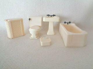 Renwal 5 Piece Bathroom Set Vintage Dollhouse Miniature Furniture Plastic 1:16