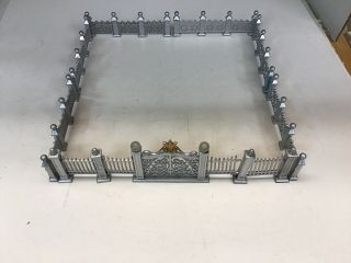 Vintage 16 Piece Set Of O Scale Cast Metal Cemetery Fence