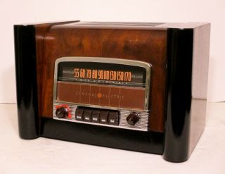 Old Antique Wood Ge Vintage Tube Radio - Restored Art Deco Table Top