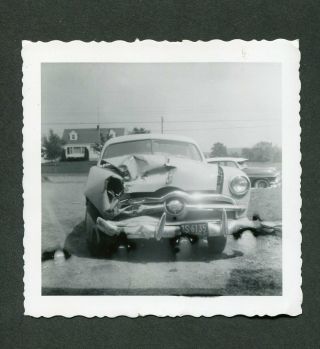 Vintage Car Photo 1949 1950 Ford Wreck 391067