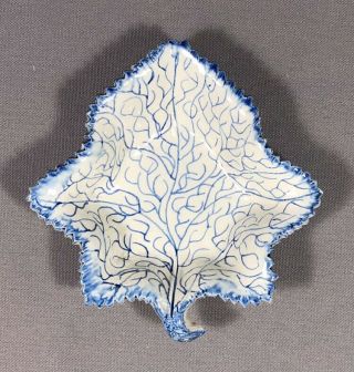 Early 19th Century English Pearlware Pottery Leaf Shaped Pickle Dish