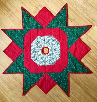 Vintage Handmade By Mom; Quilted Christmas Tree Skirt 12 Point Starburst Shape