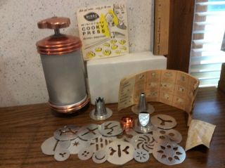 Vintage Mirro Cookie Pastry Press - 12 Cookie Plates 3 Pastry Tips