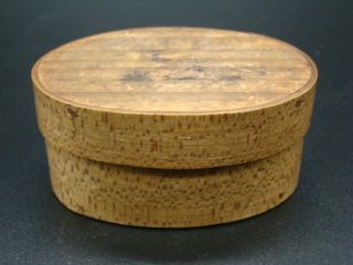 FABULOUS ANTIQUE SMALL OVAL BOX FIGURED MAPLE OR BIRCH 2 - 3/4 