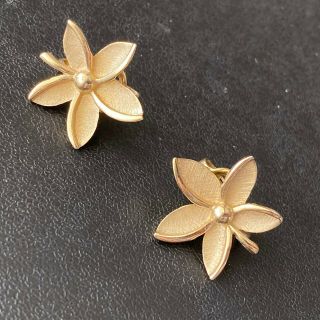 Signed CROWN TRIFARI Vintage Brushed Gold Tone Flower Brooch Pin Earrings SET 25 3