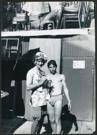 Hottie Shirtless Man Speedo Swimsuit Bulge & Drag Friend Vintage Photo Gay Int