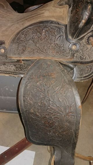 Antique Western Designed Leather Horse Saddle & Stirrups - Brown 26 " L