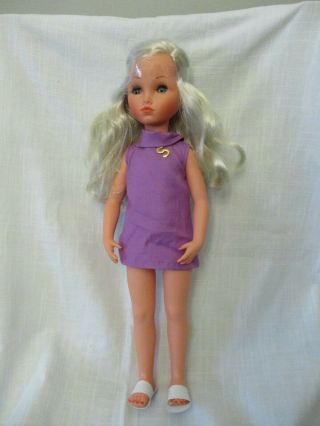 Vintage Furga Alta Moda Doll Sylvie platinum hair in a lavender dress Brooch 2