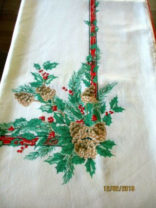 Vintage Leacock Christmas Oblong Tablecloth 60x99  Pine Cone Holly Berry Multi