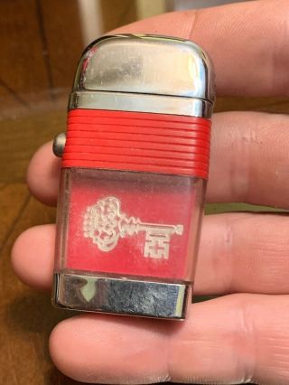 Vintage Scripto Vu Advertising Lighter With Key Graphic Red Band