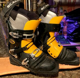 Vintage Scarpa T1 Ski Boots Size 11