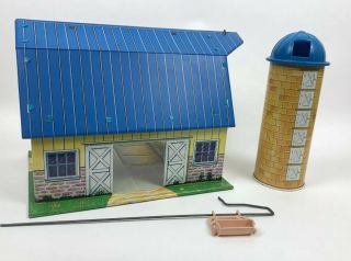 Vintage Marx Tin Litho Farm Set With Barn Silo Litter Carrier