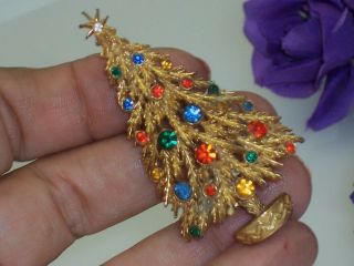Vintage Multi Color Rhinestone Gold Tone Christmas Tree Holiday Pin Brooch