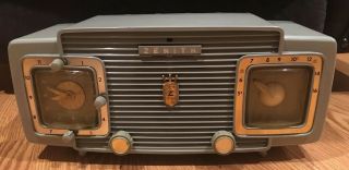 Vintage Zenith Mid Century Clock Tube Radio
