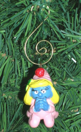 Vintage 1982 Smurfette Praying Christmas Ornament Schleich Peyo Berrie Figure