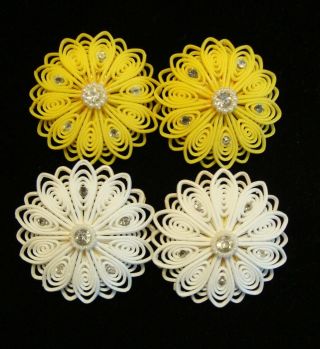 2 Pr Vintage 1950s Plastic Flower Clip Earrings 1 3/4 "