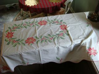 Vtg Christmas Hand Made Table Cloth & Napkins Cross Stitch Scalloped 66 