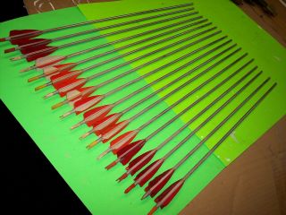 Eighteen (18) Vintage Thin Wall Aluminum Arrows 4 Feather Vanes
