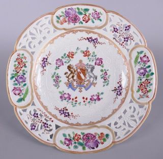 Fine Old Chinese 18th Century Porcelain Export Armorial Pierced Plate 1
