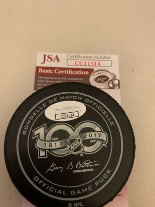 Claude Giroux signed Philadelphia Flyers Official Game Puck autographed JSA 2