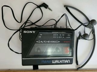 Vintage Sony Wm - F77 Fm/am Stereo Cassette Player W/dynamic Foldable Headphones