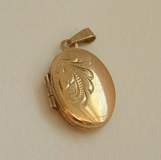 Vintage 9ct Gold Locket With Chain