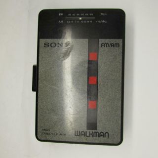 Vintage Sony Wm - Af22 Fm/am Walkman Radio Cassette Player Radio Only