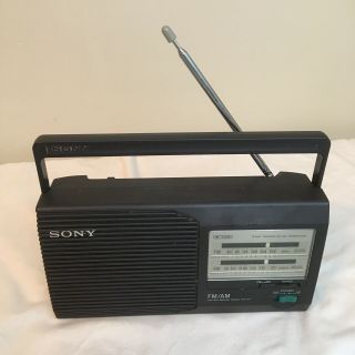 Vintage Sony Fm / Am 2 Band Portable Radio Model Icf - 24 2 Way Ac/dc Batteries