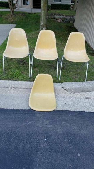 4 Vintage Herman Miller Eames Beige Shell Chairs Cream Tan Wide Base