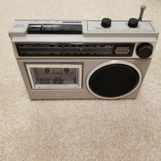 Vintage GE General Electric Portable AM FM Radio Cassette Player Model 3 - 5240 - D 2