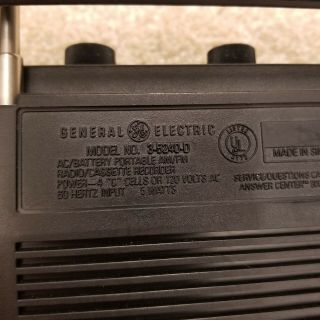 Vintage GE General Electric Portable AM FM Radio Cassette Player Model 3 - 5240 - D 3