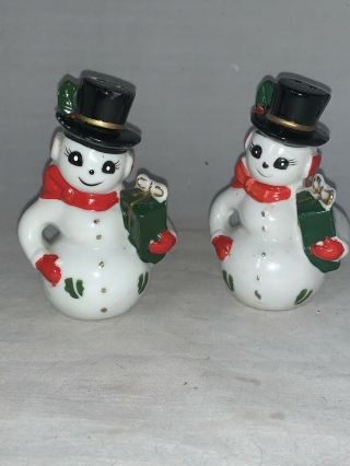 Vintage Snowman Porcelain Christmas Salt Pepper Shaker Set Japan Figure Presents