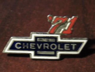 Vintage 1971 Chevy Bowtie Hat Lapel Pin - Chevrolet