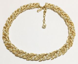 Vintage Crown Trifari Brushed Gold Tone Faux Pearl Rhinestone Loop Pin Necklace