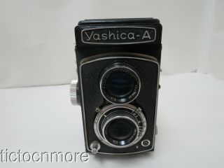 Vintage Yashica - A Tlr Camera No.  A 1100906 W/ Yashikor Lens 1:3.  5 F=80mm