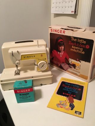 Vintage 1966 Singer Little Touch And Sew Sewing Machine Box Case