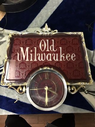 Vintage Old Milwaukee Beer Lighted Sign With Clock Advertising Wall Display