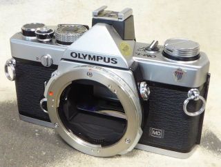 vintage OLYMPUS OM - 1n MD 35mm film Camera BODY 2