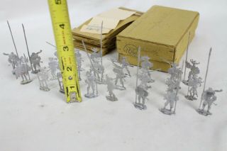 24 Vintage Tin Flats Zinnfiguren Scholtz Box War Lead Soldiers German Horse Toy 2