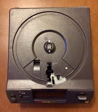 Vintage Kodak Carousel 4200 35mm Slide Projector W/ Remote And Bulb