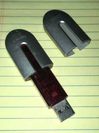Sony Micro Vault 32mb Vintage Usb Flash Drive,  Usb 1.  0/usb 1.  1 Circa 2001