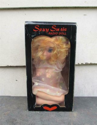Vintage Sexy Susie Doll Transistor Radio Cheesecake Novelty