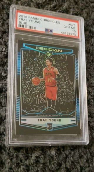 2018/19 Panini Chronicles Trae Young Obsidian Blue Hawks /99.  Rookie Rc Psa 10