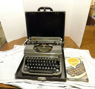 Vintage 1948 Underwood Champion Portable Typewriter With Case