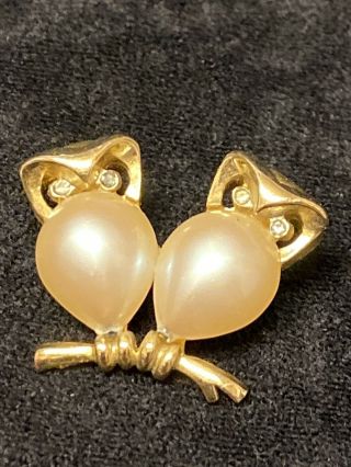 Vintage Gold Crown Trifari Owl Pearl Jelly Belly Jeweled Brooch Pin