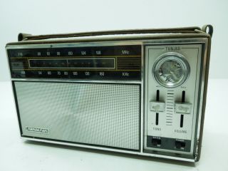Vintage 80s Soundesign Model No.  2229 Am / Fm Radio