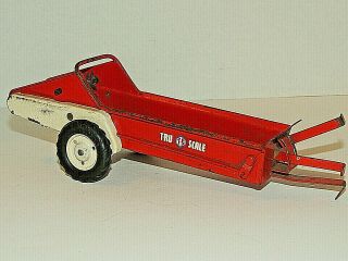 Vintage Tru Scale Farm Tractor Toy Red Manure Spreader 1:16,  Mechanics