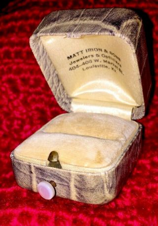 Vintage Art Deco Push Button Mop Ring Box.  - Look -