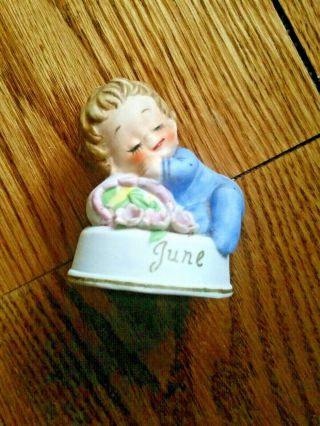 Vintage Napcoware June Birthday Baby Boy Figurine W Flowers C - 8978 2.  5 "